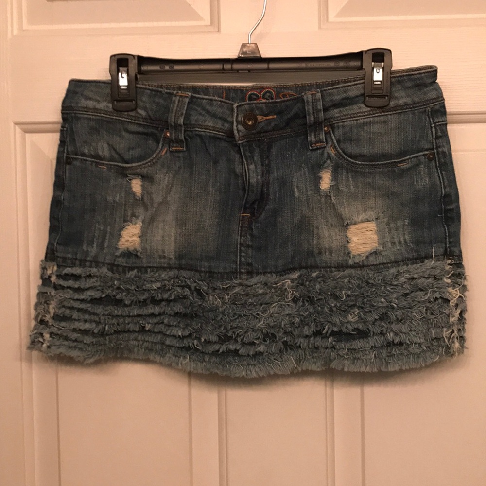 Dollhouse Jean mini skirt